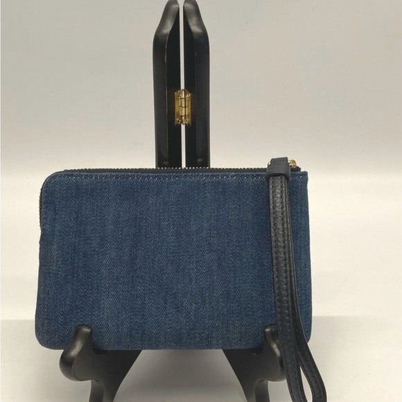 COACH Corner Zip Wristlet DENIM /Light Gold refined pebble Leather details NWOT - Picture 4 of 5